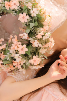 调教拨开两唇打花蒂戒尺